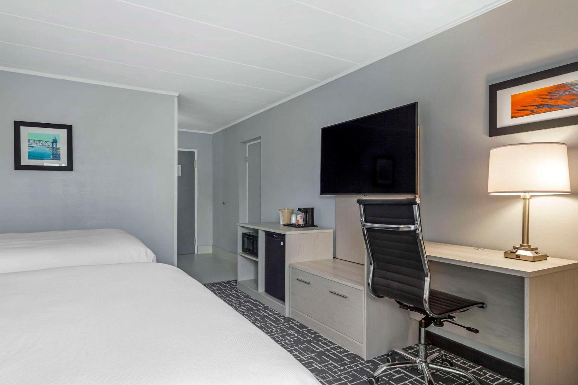 Comfort Inn Hyannis - Cape Cod Екстериор снимка