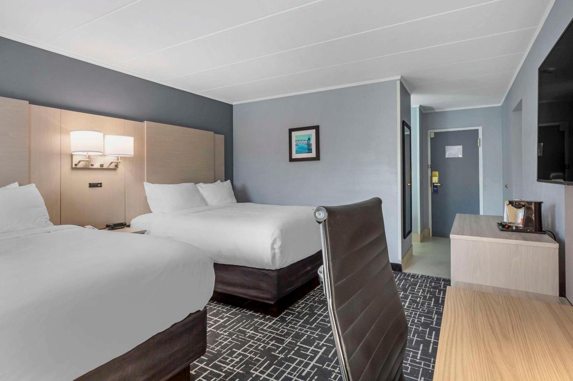 Comfort Inn Hyannis - Cape Cod Екстериор снимка